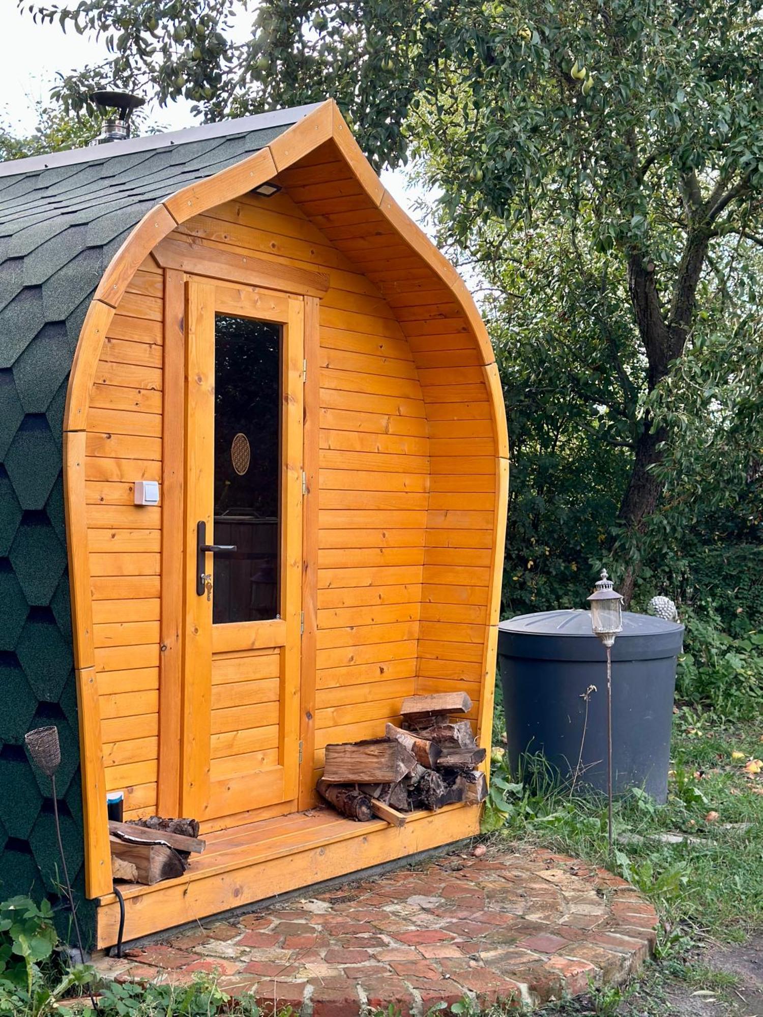 Mecklenbue Mit Teich, Kamin, Sauna Und Hotpott * Dargun